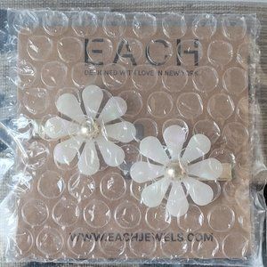 EACH Jewels Flower Barrette Set - 2 Hair clips NWT